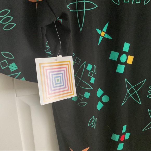 LuLaRoe Irma Geometric High Low Top Size Large New With Tags - Picture 8 of 10